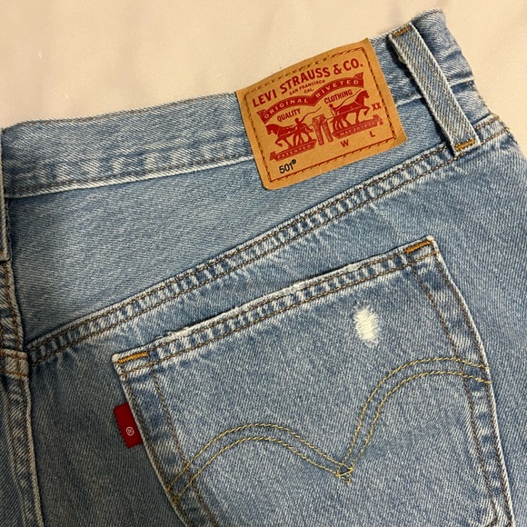 Levi’s 501 shorts - Picture 3 of 5